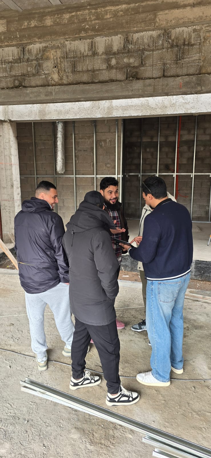 Coordination entre le client et l’équipe 2R Prestige sur le chantier.